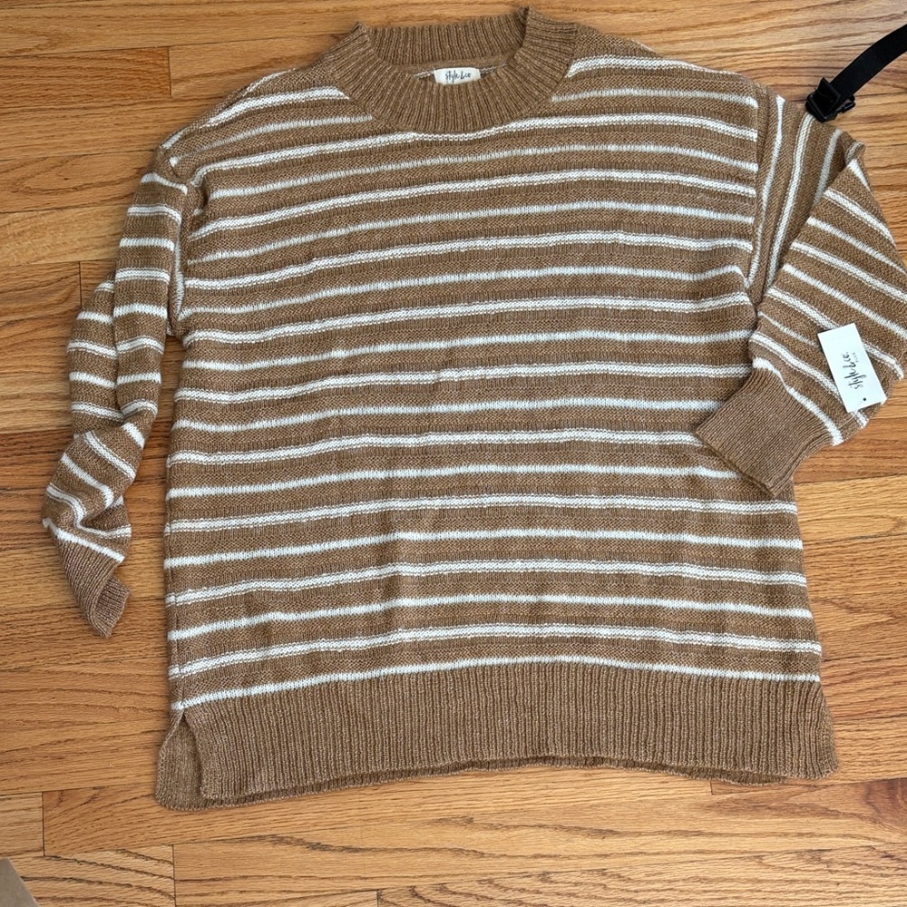 Style & Co. Tan and White Knit Top